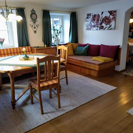Landhaus Riedl Holiday home Henndorf am Wallersee